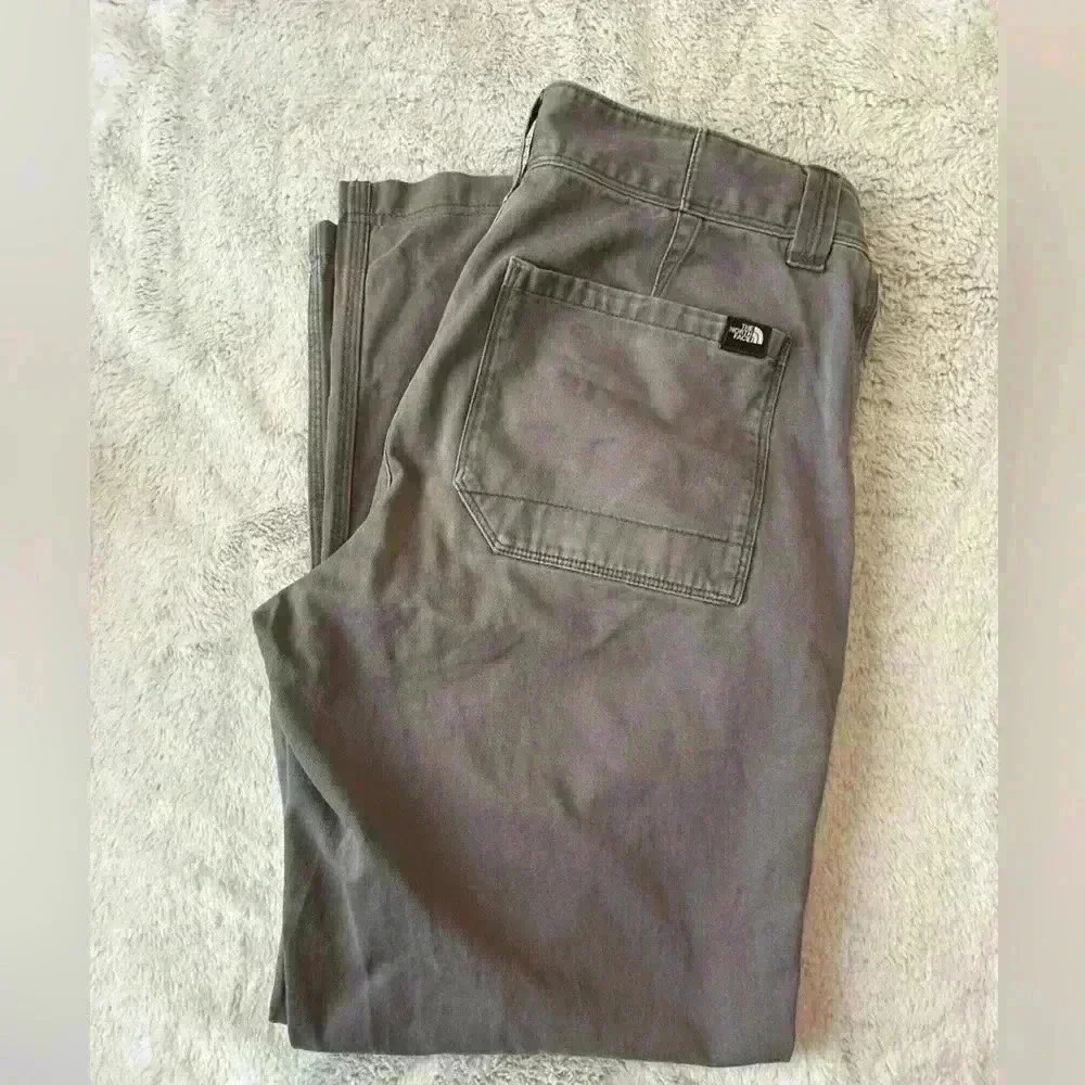 North Face men’s gray pants size 32 inseam 28